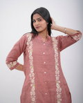 Elegant Onion-Base Linen Top