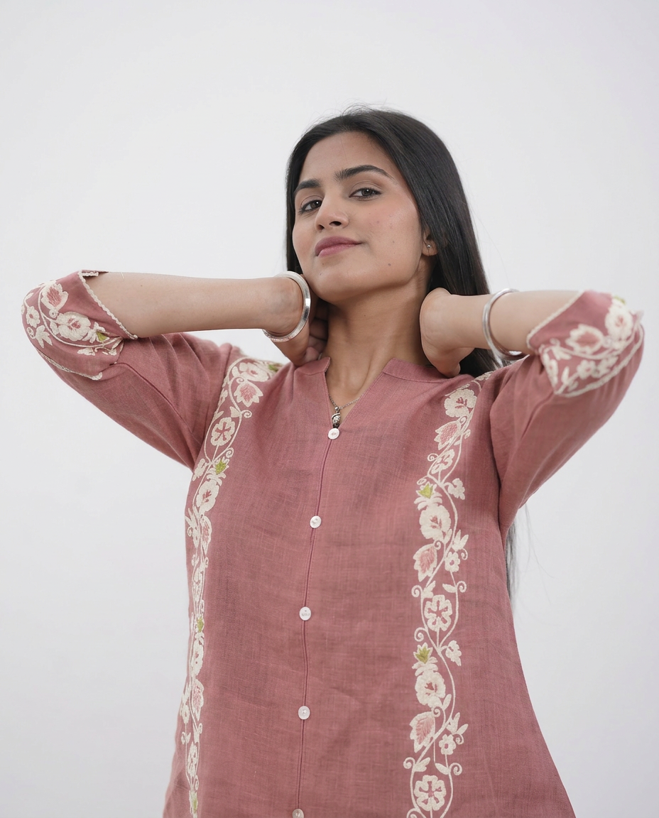 Elegant Onion-Base Linen Top