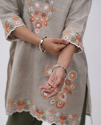 Beige linen-texture Top